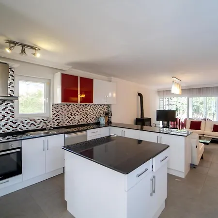 Villa Ovacik Aqua, 4 Yatak Odali, 10 Kisilik Tripleks Muestakil Villa , Ortak Havuzlu *