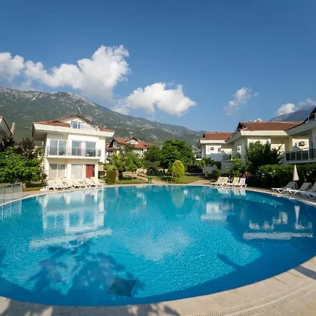 Villa Ovacik Aqua, 4 Yatak Odali, 10 Kisilik Tripleks Muestakil Villa , Ortak Havuzlu