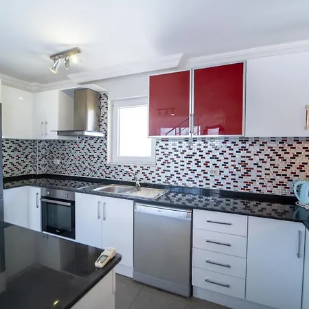 Ovacik Aqua, 4 Yatak Odali, 10 Kisilik Tripleks Muestakil Villa , Ortak Havuzlu Villa *