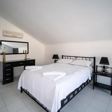 Ovacik Aqua, 4 Yatak Odali, 10 Kisilik Tripleks Muestakil Villa , Ortak Havuzlu Fethiye