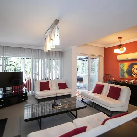 Ovacik Aqua, 4 Yatak Odali, 10 Kisilik Tripleks Muestakil Villa , Ortak Havuzlu *